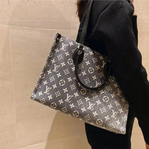 Louis Vuitton M46448 OnTheGo MM photo review